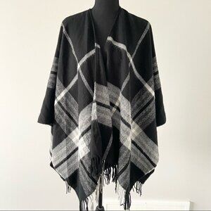 V.  FRAAS Made in Germany Plaid Shawl